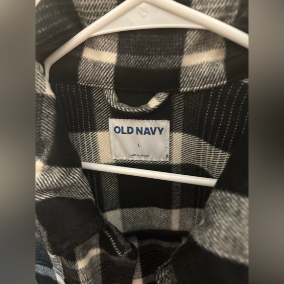 Old Navy Heavyweight Flannel Shacket Size L - Picture 3 of 3